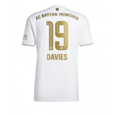Bayern Munich Alphonso Davies #19 Bortatröja 2022-23 Korta ärmar